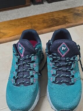 Merrell Teal and Navy Women's Trail Sneakers Size 8W